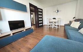 Platinum Apartment - Apartament Cu 3 Camere, 2 Dormitoare, 2 Bai, Bucatarie Complet Utilata, 2 Balcoane